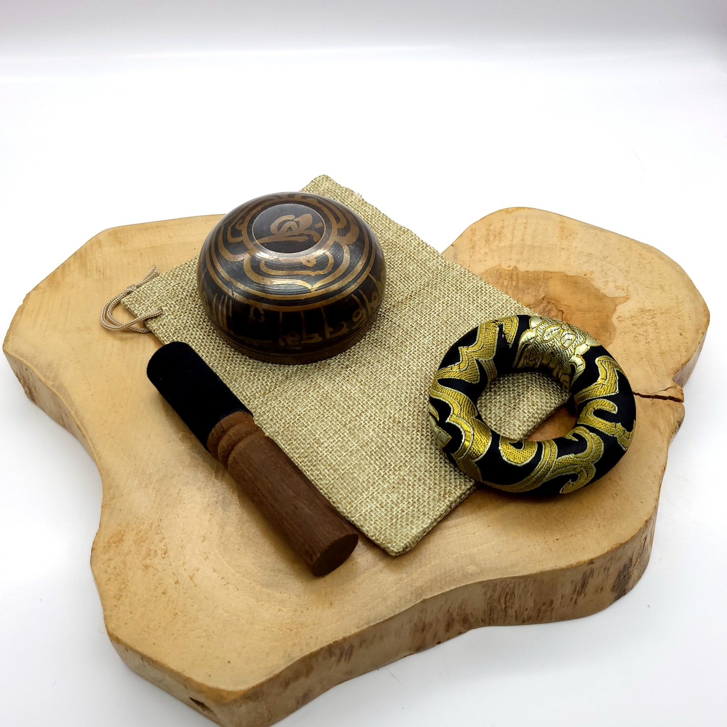 DIVERS PETITS BOLS CHANTANTS + BÂTONS & COUSSINS – UNIQUES, ARTISANAUX