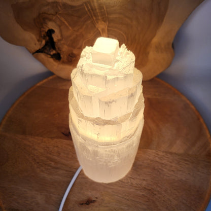 GRANDE LAMPE N°137 TOUR A ÉTAGES EN PIERRE SÉLÉNITE - UNIQUE, ORIGINALE & ARTISANALE