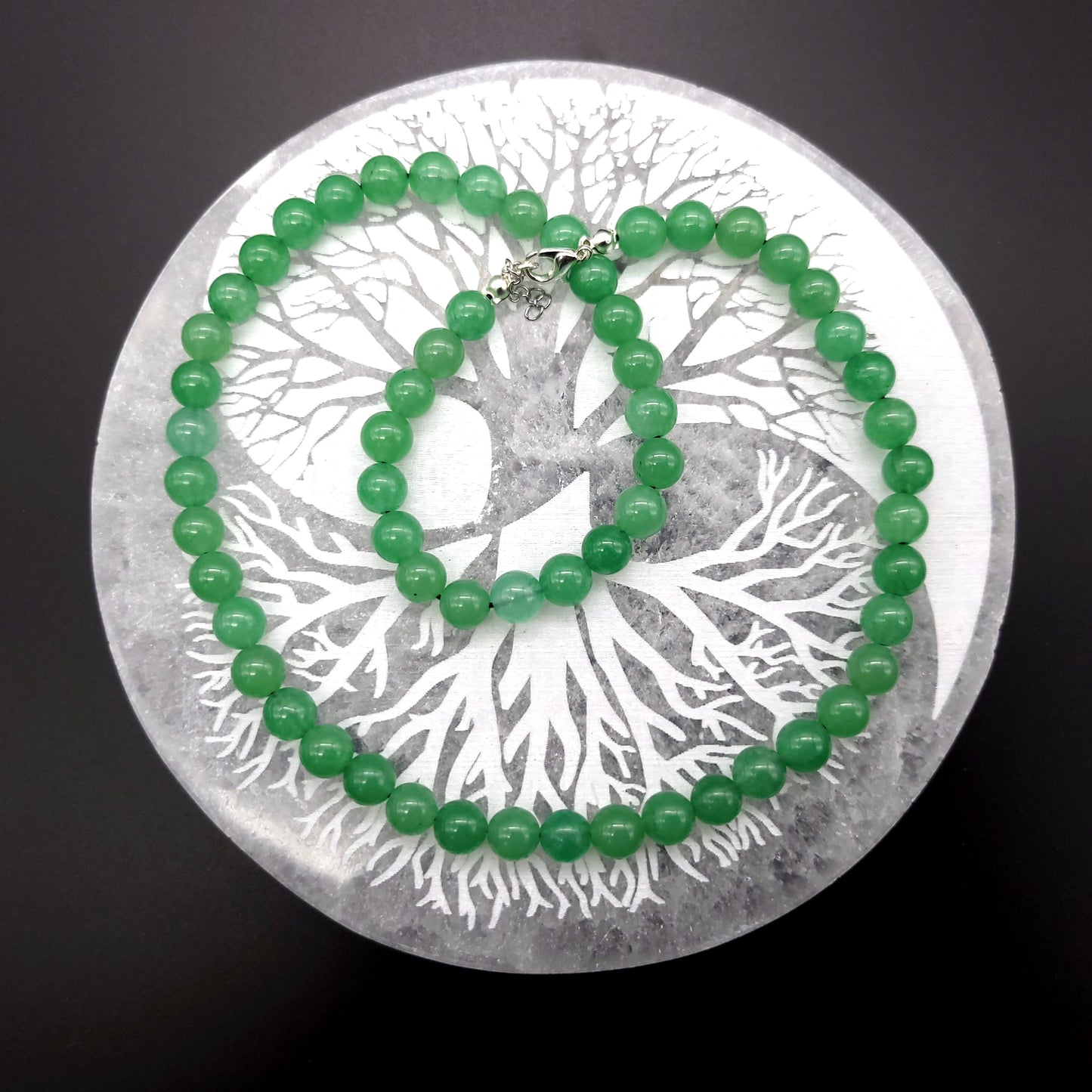 PLAQUE EN SÉLÉNITE GRAVÉE ARBRE DE VIE + YIN & YANG - STATION DE RECHARGE - UNIQUE, ORIGINALE & ARTISANALE