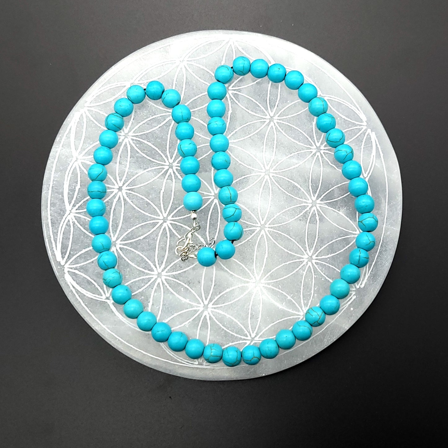 PLAQUE EN SÉLÉNITE GRAVÉE FLEUR DE VIE - STATION DE RECHARGE - UNIQUE, ORIGINALE & ARTISANALE