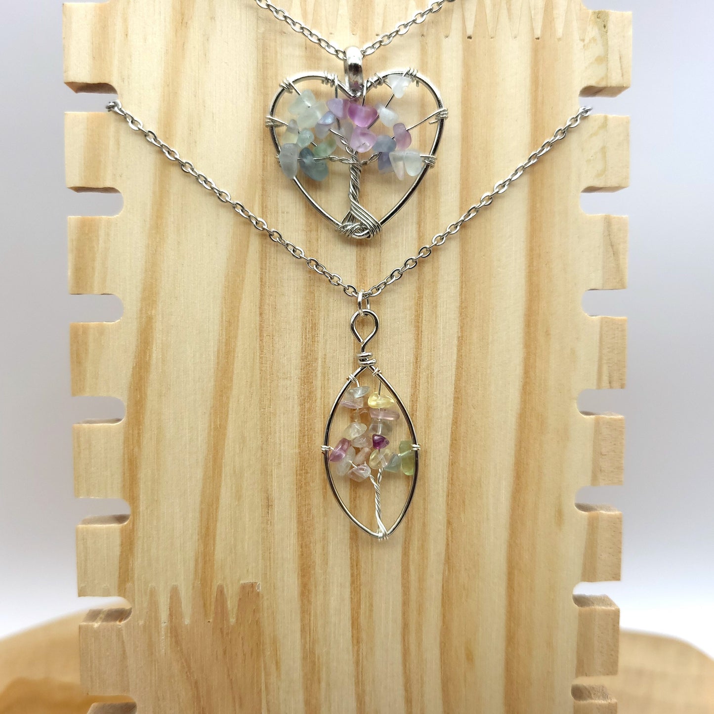 DIVERS COLLIERS + PENDENTIFS ARBRES DE VIE EN PIERRE DE FLUORINE - BIJOUX ARTISANAUX, UNIQUES & ORIGINAUX