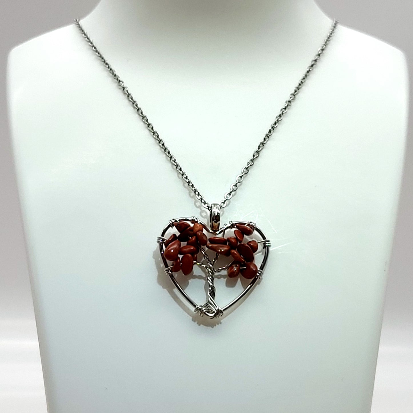 DIVERS COLLIERS + PENDENTIFS ARBRES DE VIE EN PIERRE JASPE ROUGE -BIJOUX ARTISANAUX, UNIQUES & ORIGINAUX