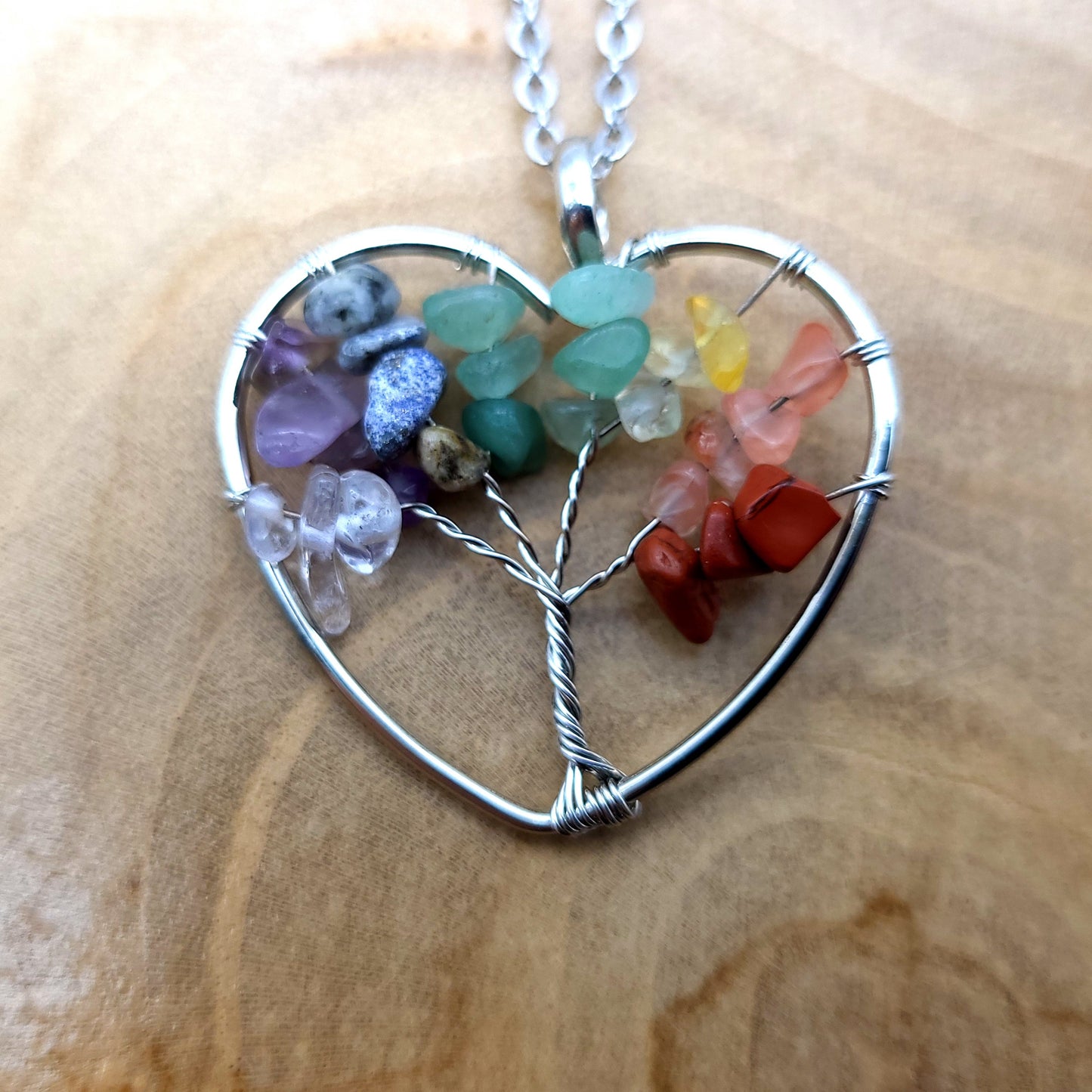 DIVERS COLLIERS + PENDENTIFS ARBRES DE VIE EN PIERRES 7 CHAKRAS - BIJOUX ARTISANAUX, UNIQUES & ORIGINAUX