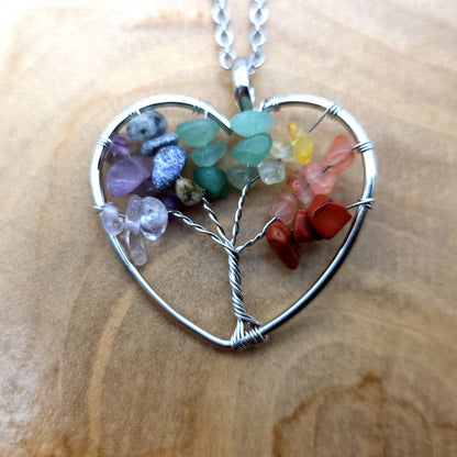 DIVERS COLLIERS + PENDENTIFS ARBRES DE VIE EN PIERRES 7 CHAKRAS - BIJOUX ARTISANAUX, UNIQUES & ORIGINAUX