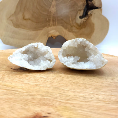 GÉODE UNIQUE N°127 EN PIERRE DE CRISTAL DE ROCHE