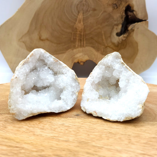 GÉODE UNIQUE N°131 EN PIERRE DE CRISTAL DE ROCHE