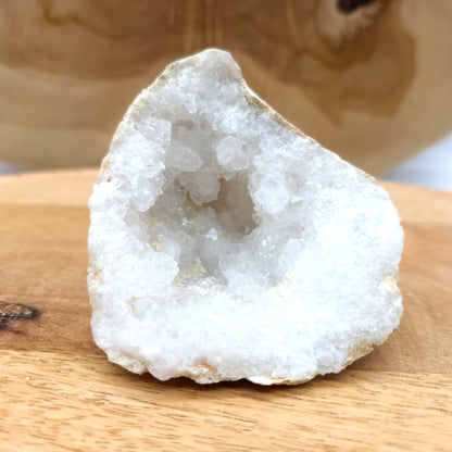 GÉODE UNIQUE N°131 EN PIERRE DE CRISTAL DE ROCHE