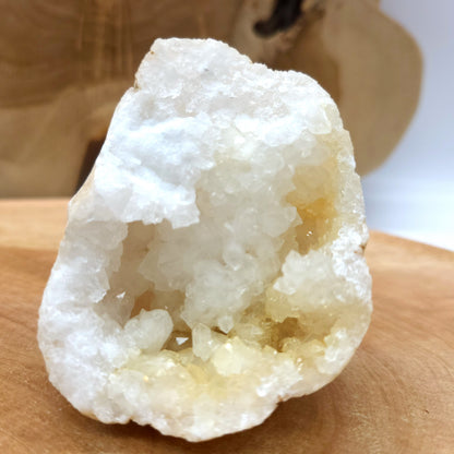 GÉODE UNIQUE N°130 EN PIERRE DE CRISTAL DE ROCHE