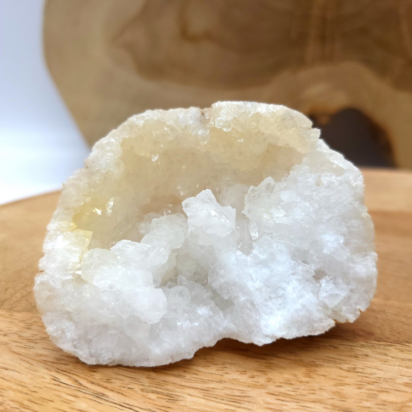 GÉODE UNIQUE N°130 EN PIERRE DE CRISTAL DE ROCHE