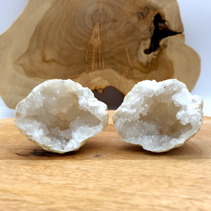 GÉODE UNIQUE N°128 EN PIERRE DE CRISTAL DE ROCHE