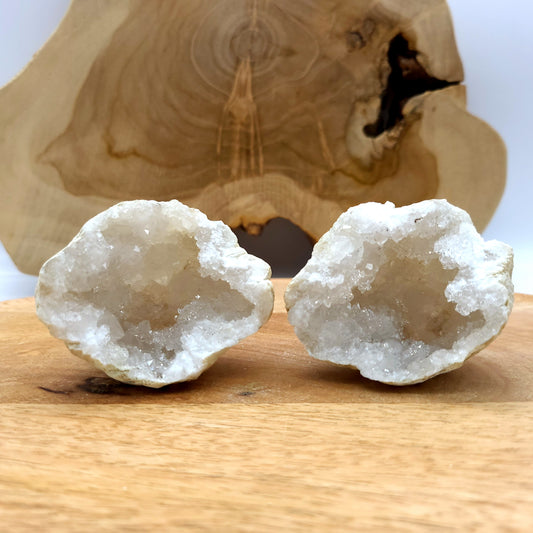 GÉODE UNIQUE N°128 EN PIERRE DE CRISTAL DE ROCHE