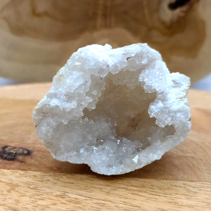 GÉODE UNIQUE N°128 EN PIERRE DE CRISTAL DE ROCHE