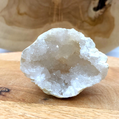 GÉODE UNIQUE N°128 EN PIERRE DE CRISTAL DE ROCHE