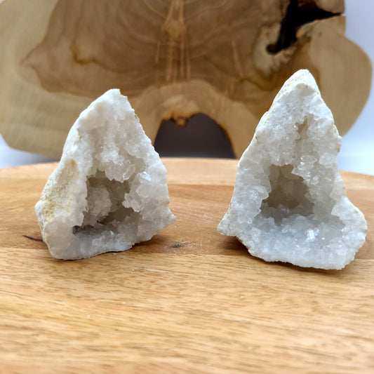 GÉODE UNIQUE N°133 EN PIERRE DE CRISTAL DE ROCHE