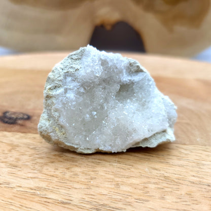 GÉODE UNIQUE N°134 EN PIERRE DE CRISTAL DE ROCHE