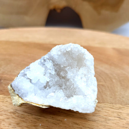 GÉODE UNIQUE N°136 EN PIERRE DE CRISTAL DE ROCHE