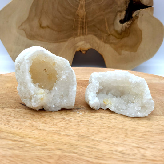 GÉODE UNIQUE N°135 EN PIERRE DE CRISTAL DE ROCHE