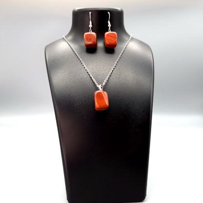 2 PARURES EN PIERRE DE JASPE ROUGE : COLLIER 7 PERLES OU PENDENTIF + BOUCLES D’OREILLES - BIJOUX ARTISANAUX, UNIQUES & ORIGINAUX