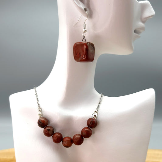 2 PARURES EN PIERRE DE JASPE ROUGE : COLLIER 7 PERLES OU PENDENTIF + BOUCLES D’OREILLES - BIJOUX ARTISANAUX, UNIQUES & ORIGINAUX