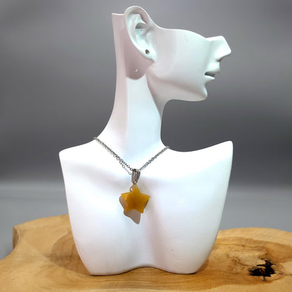 CHAINE + PENDENTIF ÉTOILE EN PIERRE DE CALCITE - BIJOU ARTISANAL, UNIQUE & ORIGINAL