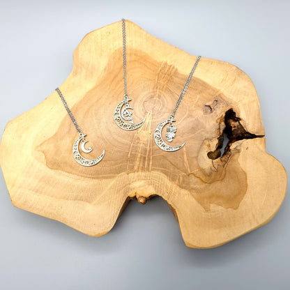 CHAÎNE + PENDENTIF HIBOU SUSPENDU A UNE GRANDE LUNE DENTELLE - BIJOU FANTAISIE ZEN