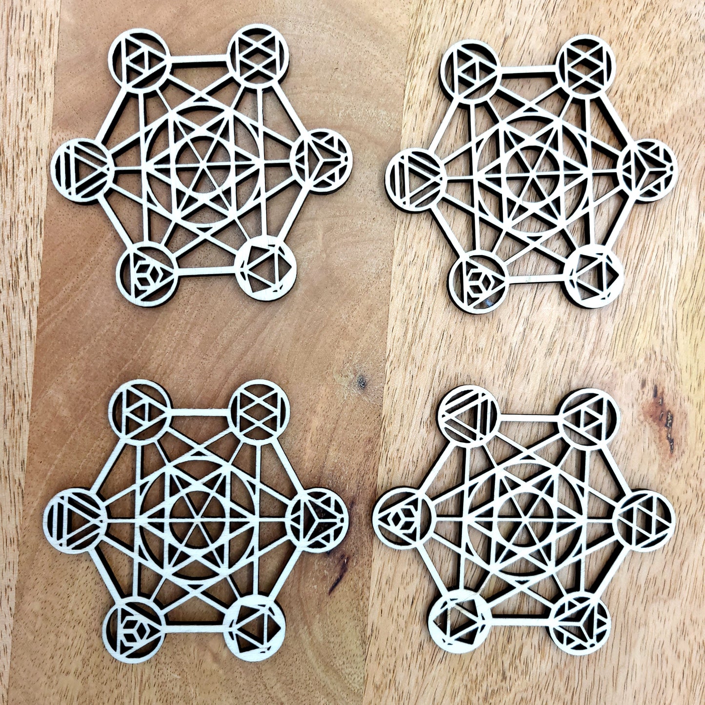 METATRON EN DESSOUS DE VERRES + STATIONS DE RECHARGE DE PIERRES - ARTISANAUX, UNIQUES & ORIGINAUX