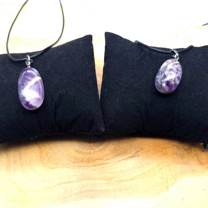 COLLIER + PENDENTIF GALET POLI EN PIERRE AMÉTHYSTE RUBANÉE - BIJOU ARTISANAL, UNIQUE & ORIGINAL