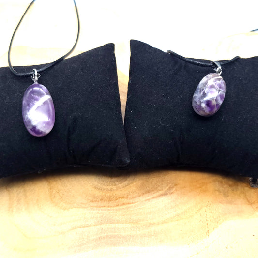 COLLIER + PENDENTIF GALET POLI EN PIERRE AMÉTHYSTE RUBANÉE - BIJOU ARTISANAL, UNIQUE & ORIGINAL