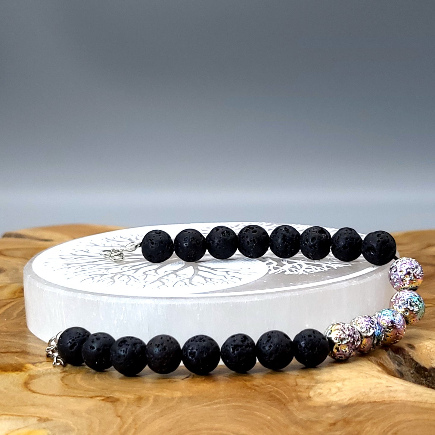 BRACELETS MULTICOLORES DE PERLES RONDES EN PIERRES DE LAVE NOIRES & IRISÉES - 2 TAILLES AU CHOIX - BIJOUX ARTISANAUX, UNIQUES & ORIGINAUX