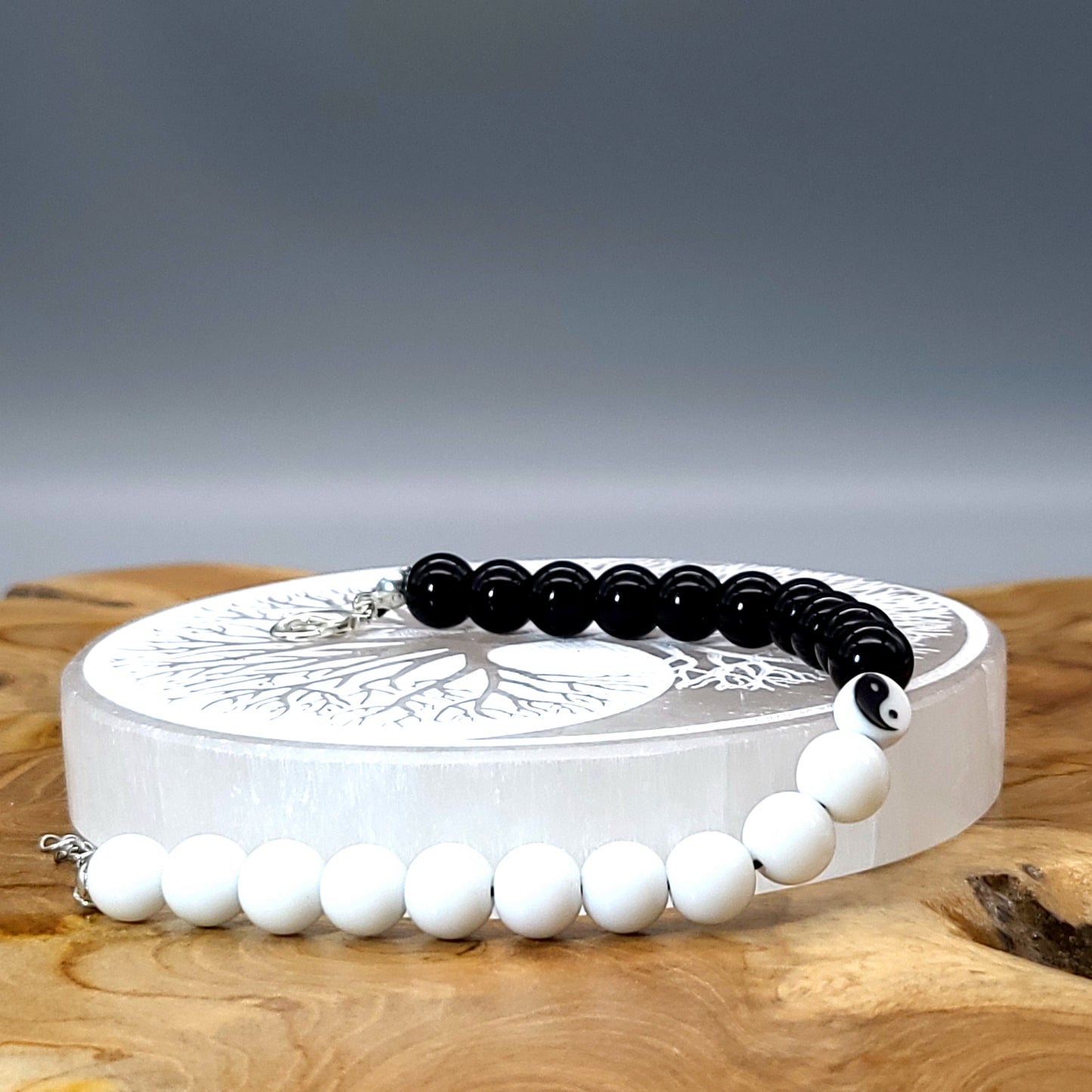 BRACELETS YIN & YANG OU TORTUE EN DUO DE PERLES RONDES EN ONYX NOIR & BLANC - 2 TAILLES AU CHOIX - BIJOUX ARTISANAUX, UNIQUES & ORIGINAUX