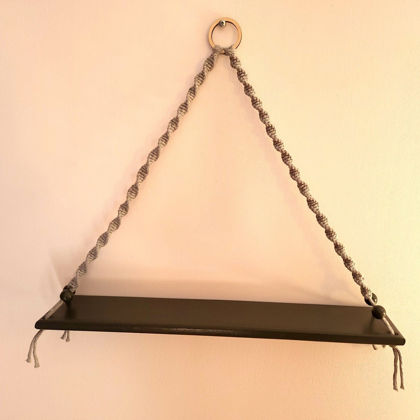 ÉTAGÈRES BALANÇOIRES GRISES EN MACRAMÉ + BOIS - ORIGINALES, UNIQUES, ARTISANALES