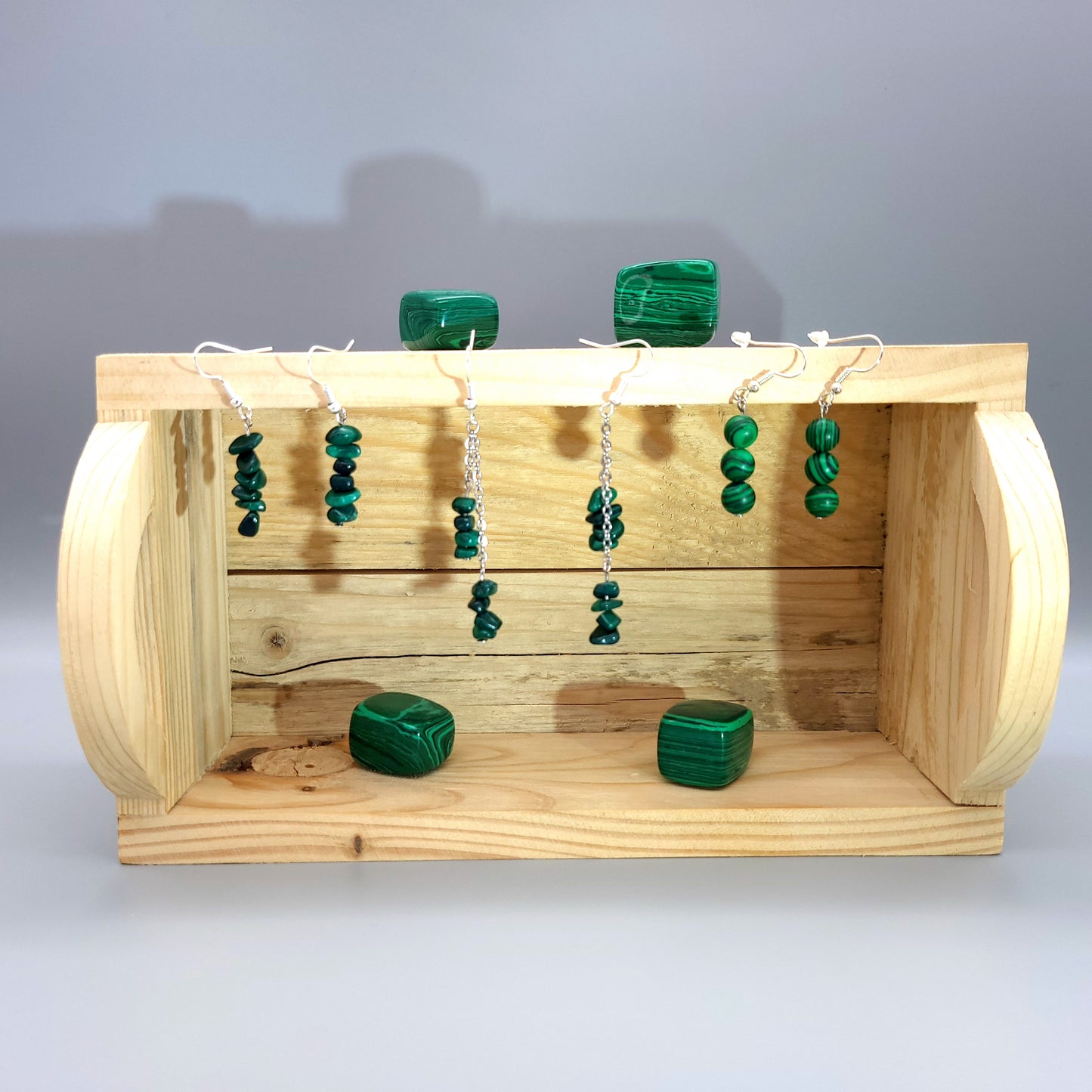 3 MODÈLES DE BOUCLES D'OREILLES PERLES RONDES EN PIERRE DE MALACHITE - BIJOUX ARTISANAUX, UNIQUES & ORIGINAUX