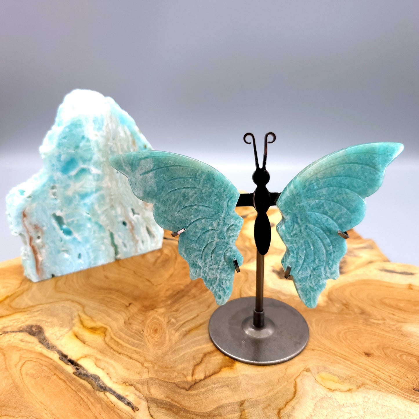 GRAND PAPILLON EN PIERRE AMAZONITE VERTE N°3 SUR SOCLE EN MÉTAL - DÉCORATION ARTISANALE, ORIGINALE & UNIQUE AU CHOIX