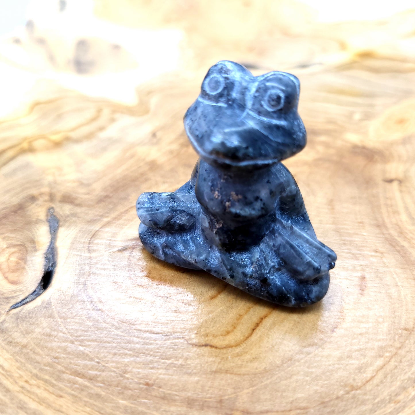 PETITES GRENOUILLES EN MÉDITATION EN PIERRES AU CHOIX - SCULPTURES UNIQUES & ARTISANALES