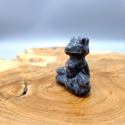 PETITES GRENOUILLES EN MÉDITATION EN PIERRES AU CHOIX - SCULPTURES UNIQUES & ARTISANALES