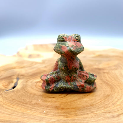 PETITES GRENOUILLES EN MÉDITATION EN PIERRES AU CHOIX - SCULPTURES UNIQUES & ARTISANALES