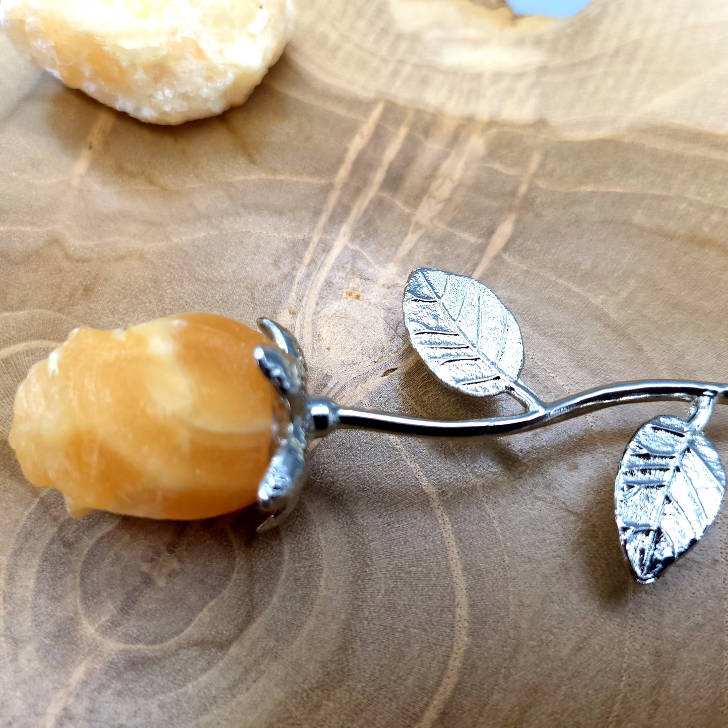 FLEUR " ROSE " EN PIERRE CALCITE JAUNE SCULPTÉE – DÉCORATION ORIGINALE, UNIQUE & ARTISANALE