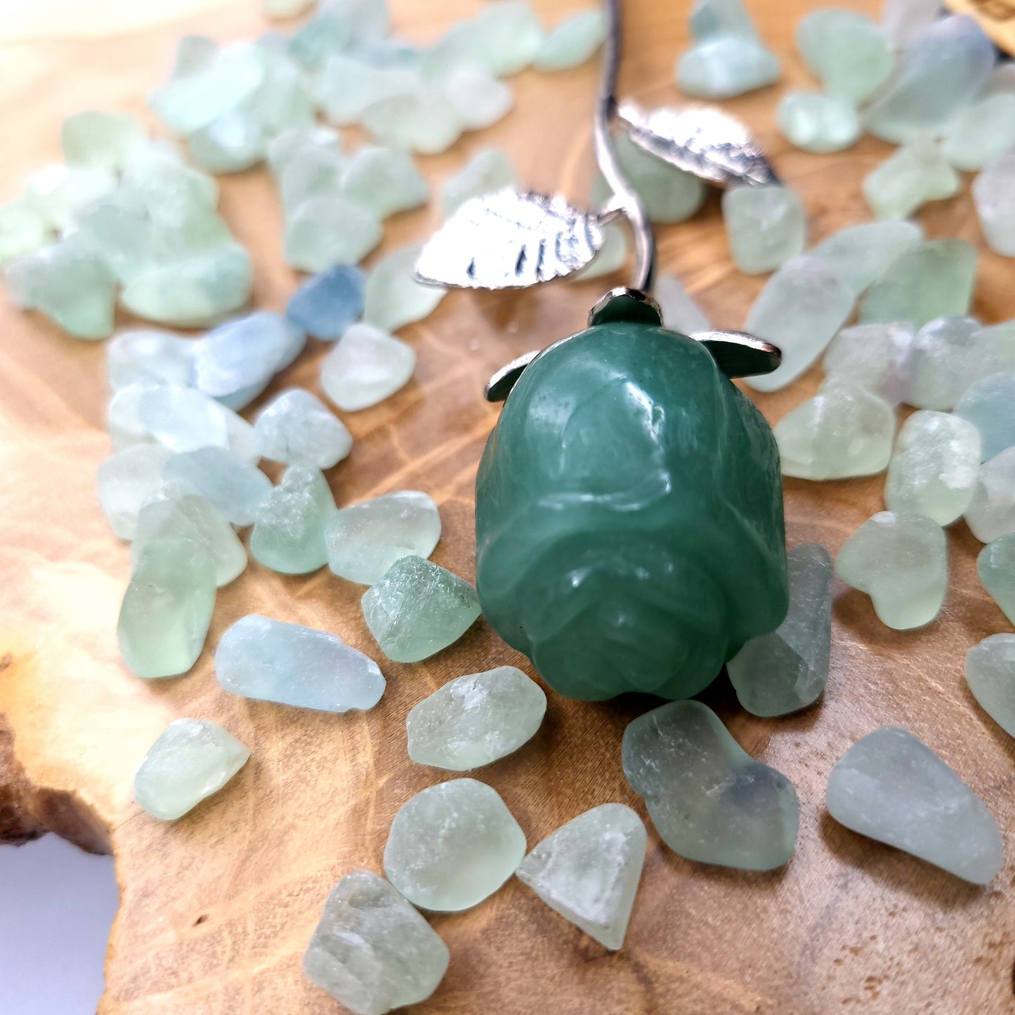 FLEUR " ROSE " EN PIERRE AVENTURINE VERTE SCULPTÉE – DÉCORATION ORIGINALE, UNIQUE & ARTISANALE