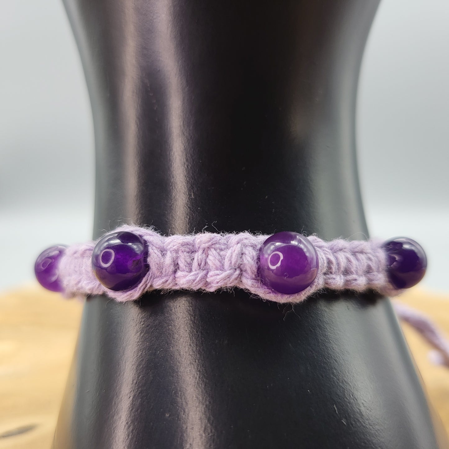 BRACELET MACRAMÉ EN PIERRE AMÉTHYSTE - AJUSTABLE & MIXTE, UNIQUE & ARTISANAL