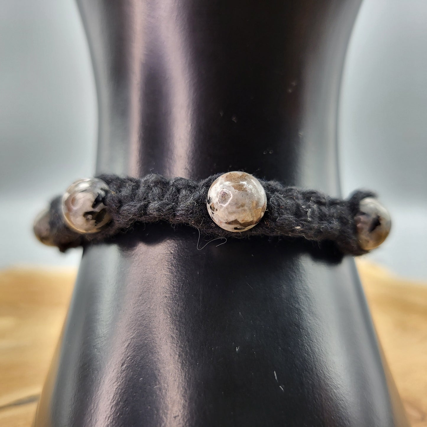 BRACELET MACRAMÉ EN PIERRE DE YOOPERLITE (FLAMMES UV) - AJUSTABLE & MIXTE, UNIQUE & ARTISANAL