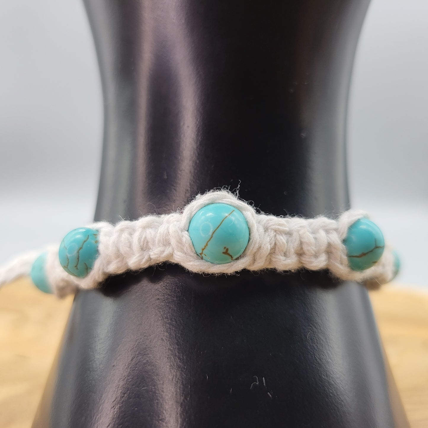 BRACELET MACRAMÉ EN PIERRE DE TURQUOISE - AJUSTABLE & MIXTE, UNIQUE & ARTISANAL