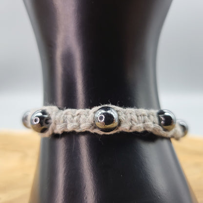 BRACELET MACRAMÉ EN PIERRE HÉMATITE - AJUSTABLE & MIXTE, UNIQUE & ARTISANAL