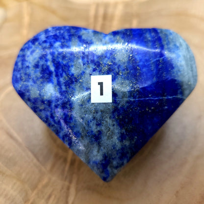 COEUR SCULPTÉ EN PIERRE DE LAPIS LAZULI N°1 - UNIQUE & ARTISANAL