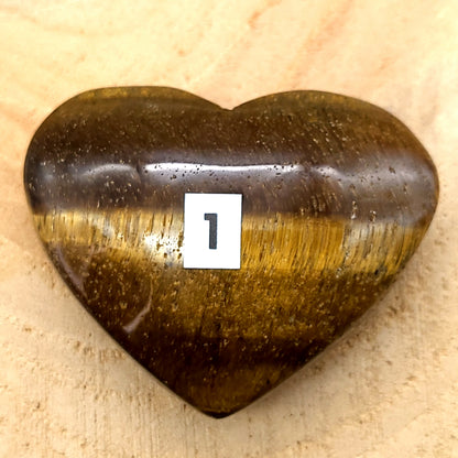 COEUR SCULPTÉ EN PIERRE OEIL DU TIGRE - UNIQUE & ARTISANAL