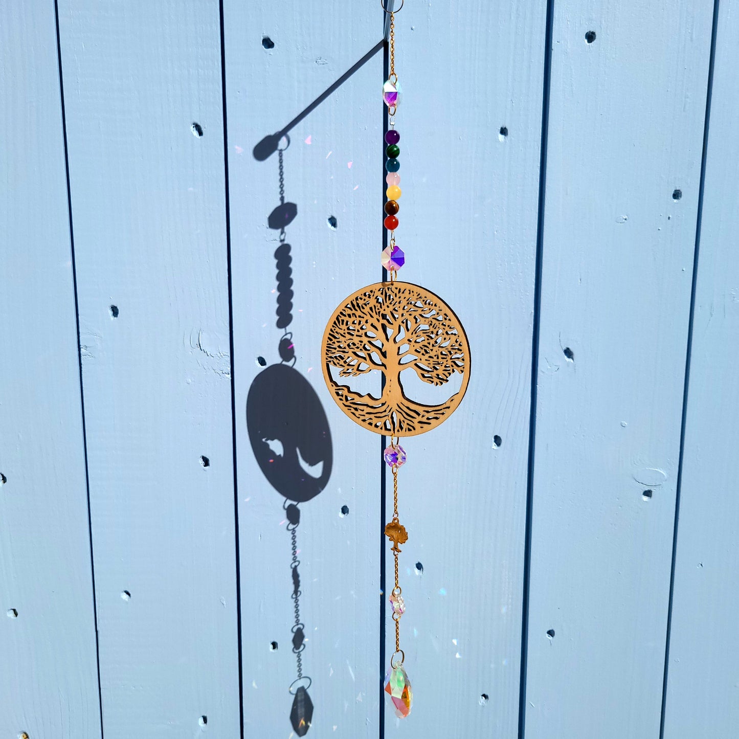 DÉCORATION SUNCATCHER 7 CHAKRAS EN PIERRES + ARBRE de VIE EN BOIS - ATTRAPE SOLEIL UNIQUE, ARTISANAL & ORIGINAL