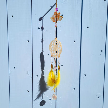 DÉCORATION " 2 EN 1 "  DREAMCATCHER + SUNCATCHER TONS DORÉS JAUNES + LOTUS + SOLEILS + PAPILLON - (ATTRAPE-RÊVES avec un ATTRAPE SOLEIL) UNIQUE, ARTISANAL & ORIGINAL