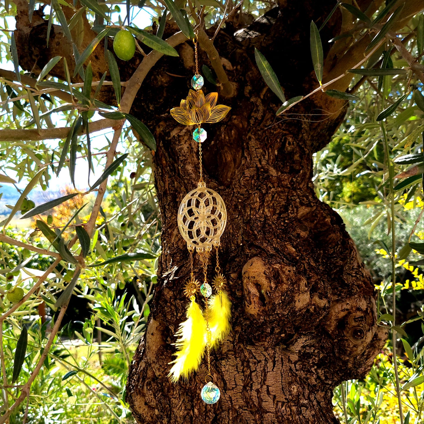 DÉCORATION " 2 EN 1 "  DREAMCATCHER + SUNCATCHER TONS DORÉS JAUNES + LOTUS + SOLEILS + PAPILLON - (ATTRAPE-RÊVES avec un ATTRAPE SOLEIL) UNIQUE, ARTISANAL & ORIGINAL