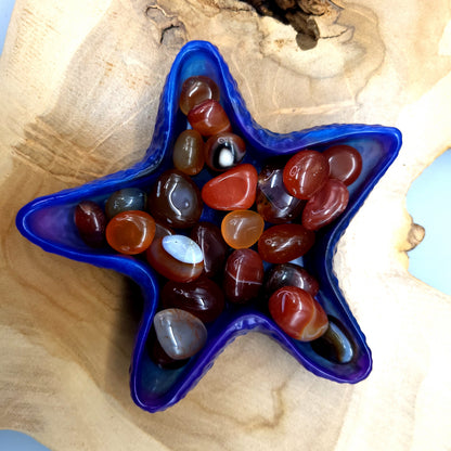 AGATE ORANGE RUBANÉE EN PETITES PIERRES POLIES ET BRUTES