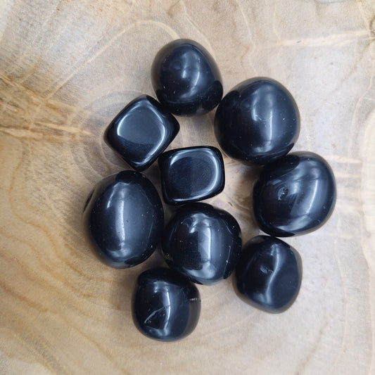 OBSIDIENNE NOIRE EN PETITES PIERRES POLIES ET BRUTES