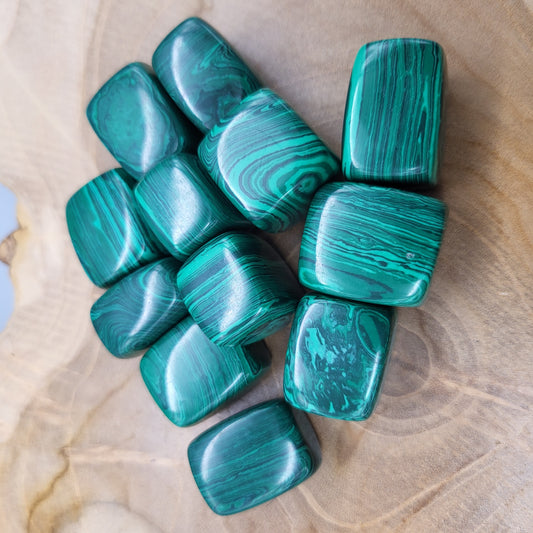MALACHITE EN PETITES PIERRES POLIES